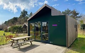 Duurzame Cabin, Gelegen In De Natuur Aan Zee
